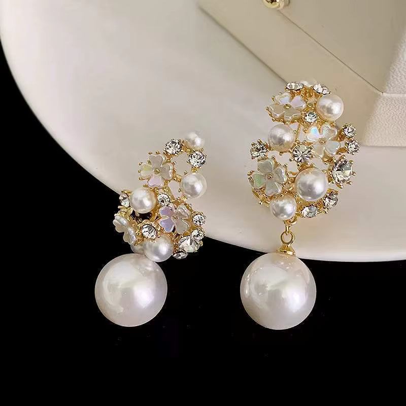 Elegant Flower Pearl Earrings