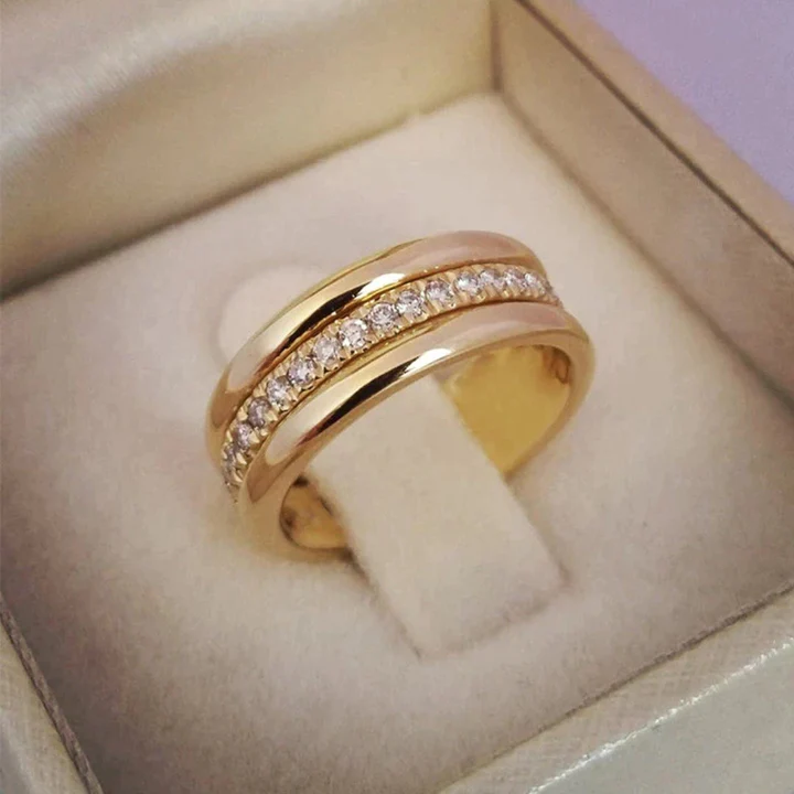 Vintage Zirconia Golden Inlaid Ring
