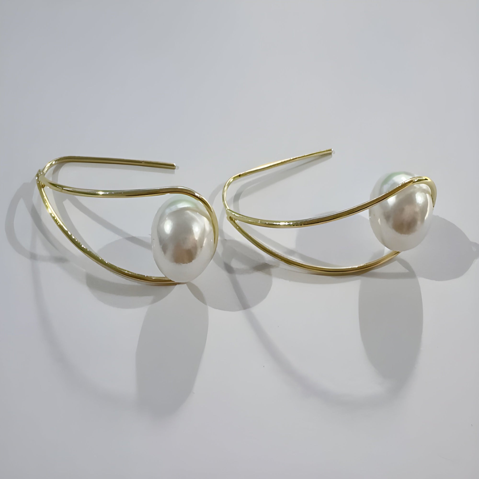 Elegant Pearl Dangling Earrings