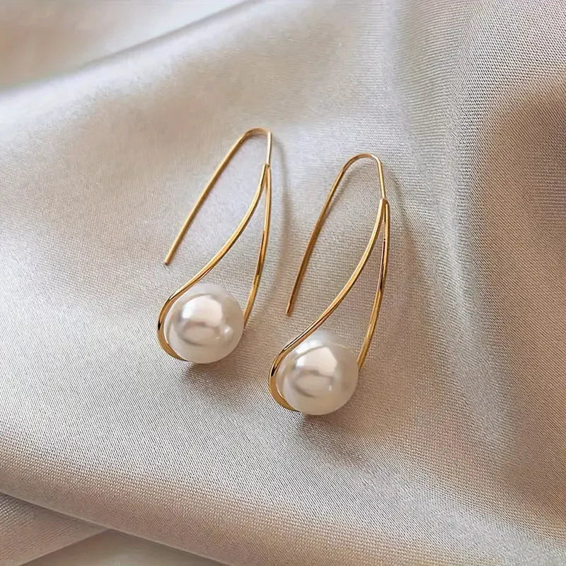Elegant Pearl Dangling Earrings